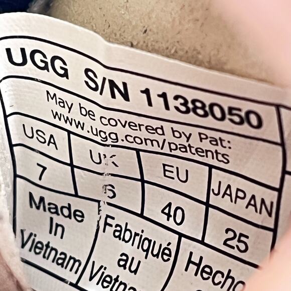 UGG CA805 V2 Remix Whitecap Grey Chunky Lifestyle Sneakers 1138050 Men’s Size 7 main image 5